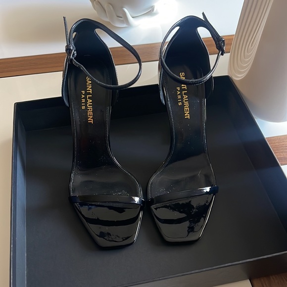 SAINT LAURENT OPYUM SANDALS IN PATENT LEATHER WITH GOLD-TONE HEEL - Picture 7 of 8